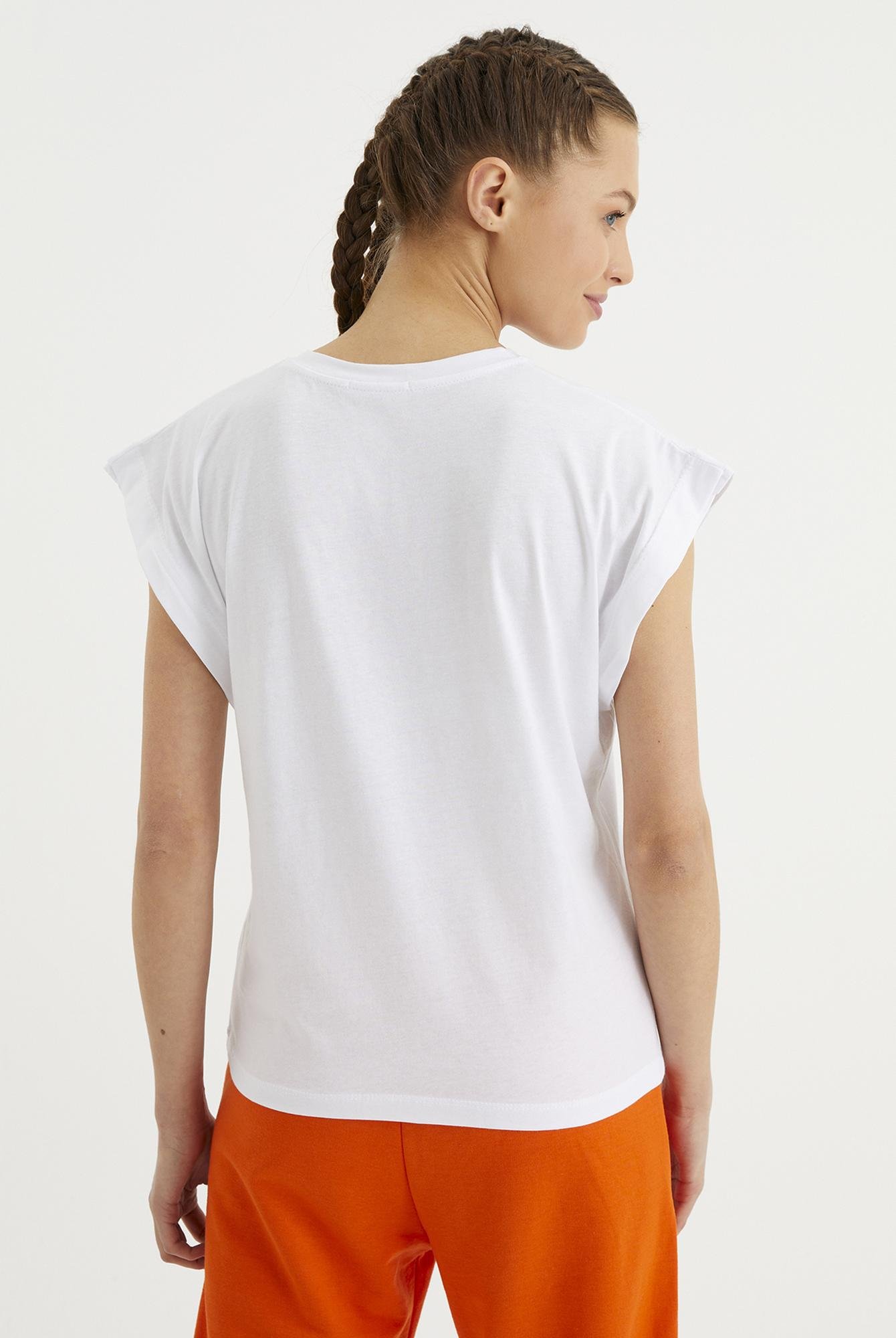  Ecrou Kadın Beyaz Kolsuz Omuz Detaylı Basic Örme Tshirt