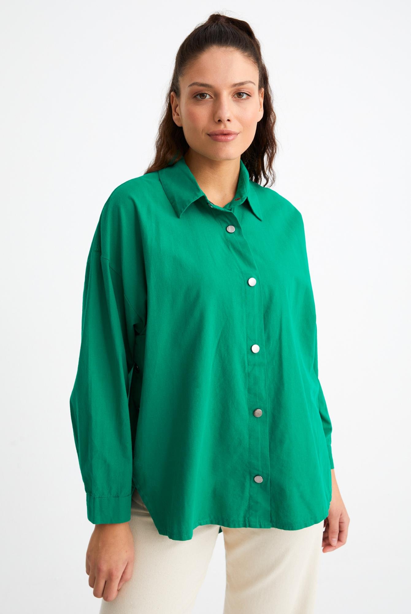  Ecrou Kadın Yeşil Yanı Düğme Detay Oversize Gömlek