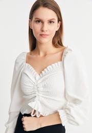  Ecrou Kadın Beyaz Önü Gipe Büzgülü Crop Bluz