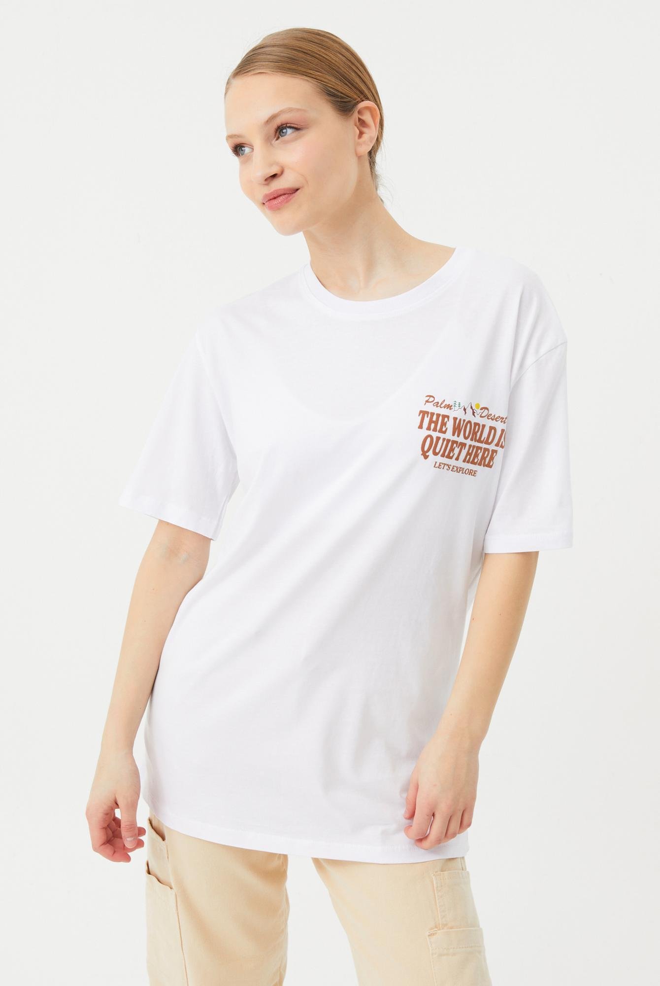  Ecrou Kadın Beyaz The World Ön Ve Sırt Baskılı Oversize Tshirt