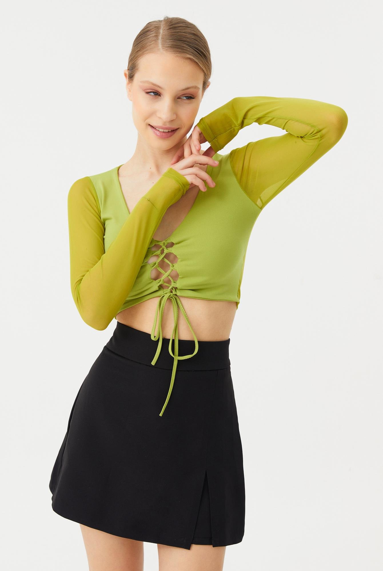  Ecrou Kadın Neon Yeşil V Yaka Önü İp Detay Kolu Tül Crop Body