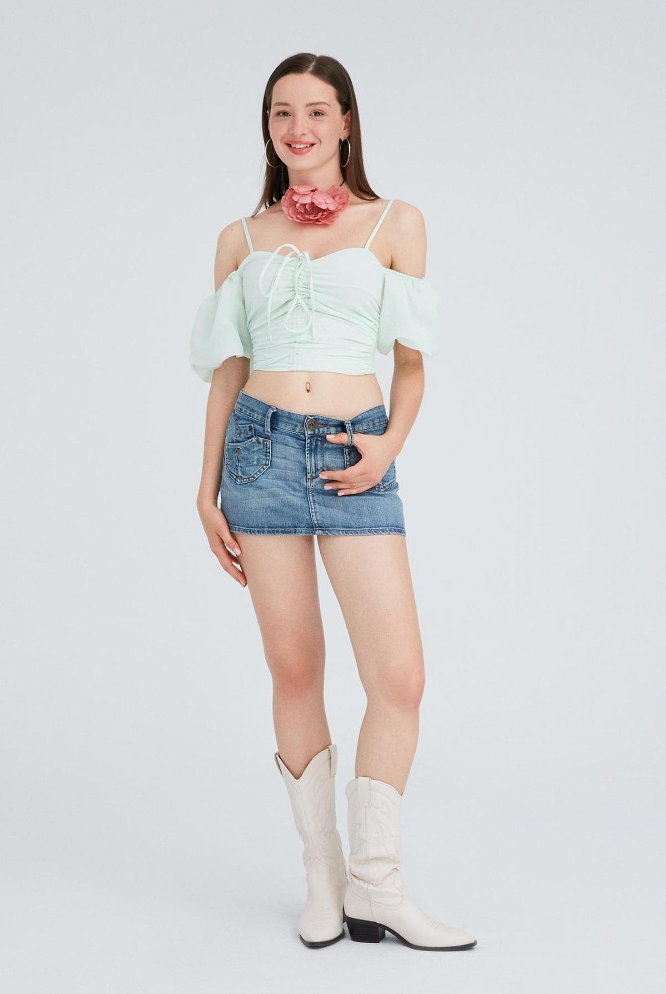  Ecrou Kadın Mint Balon Kol Önü Büzgülü Crop Bluz