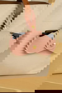  Ecrou Gözlük Charmı Pembe